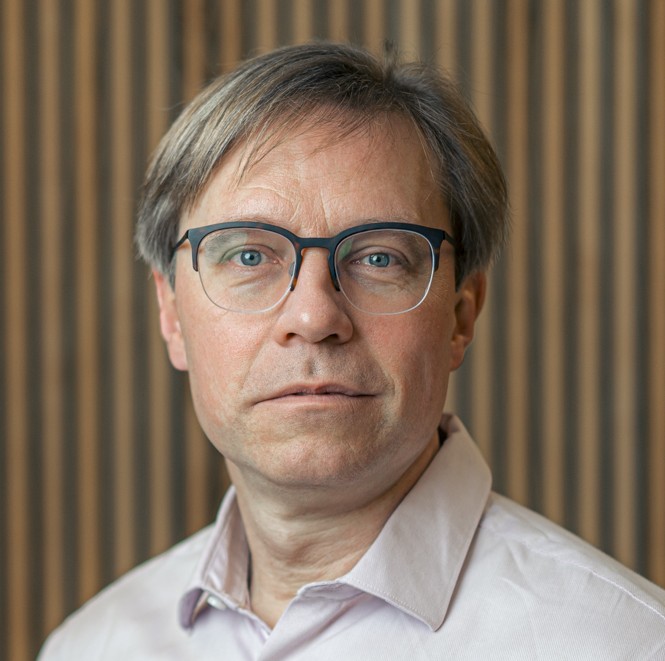 https://szkklmkongres.si/2026/Mads_Nybo1.jpg